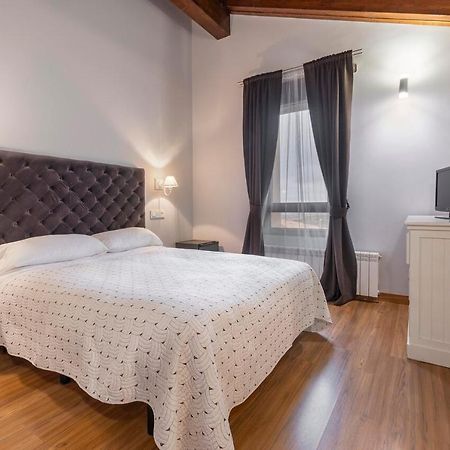 Hotel Palacio Ivan Tarin Monteagudo del Castillo Bagian luar foto