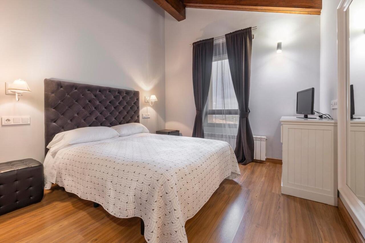 Hotel Palacio Ivan Tarin Monteagudo del Castillo Bagian luar foto